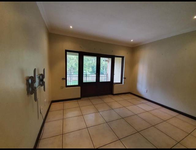 2 BEDROOM APARTMENT FOR SALE IN WILROPARK